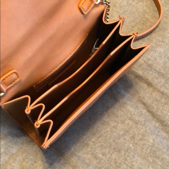Small tan crossbody purse - Picture 3 of 4